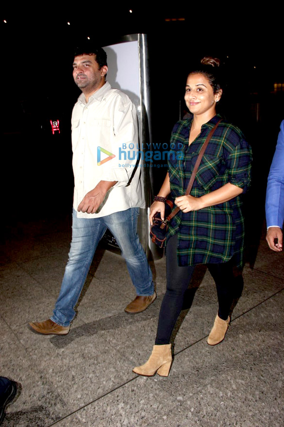 vidya balan siddharth roy kapur snapped at the international airport 2
