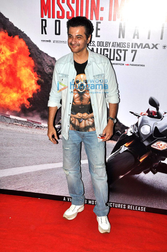 anil kapoor hosts special screening of mission impossible rogue nation 5