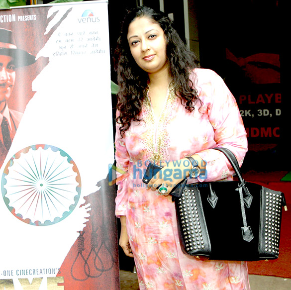 j p dutta launches the first look music of the film aye watan 6