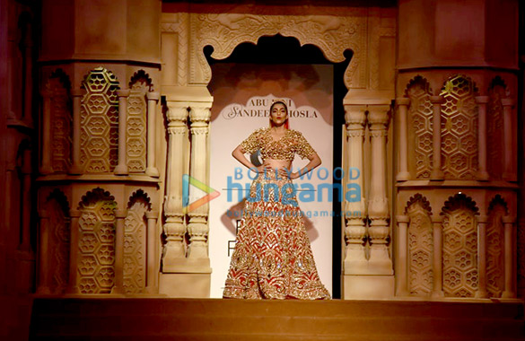 sonam kapoor walks for abu jani sandeep khosla at bmw india bridal fashion week 3
