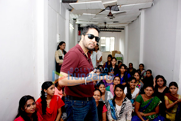 mika singh celebrates independence day with underprivileged kids of divine touch ngo 3