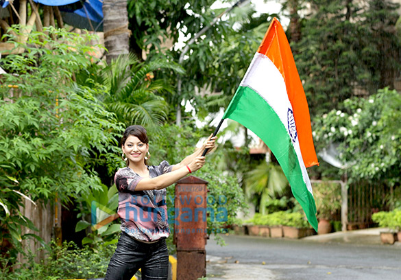 urvashi rautela snapped saluting the indian flag on independence day 12