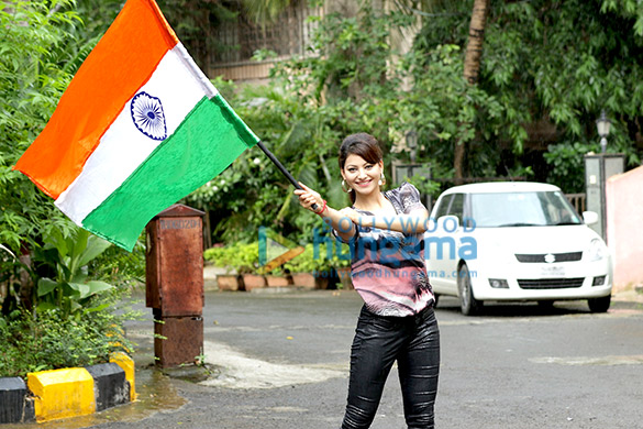 urvashi rautela snapped saluting the indian flag on independence day 3
