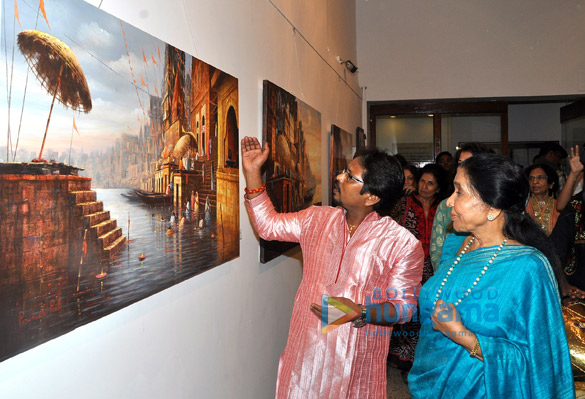 asha bhosle inaugurates paramesh pauls glory of the ganges exhibition 7