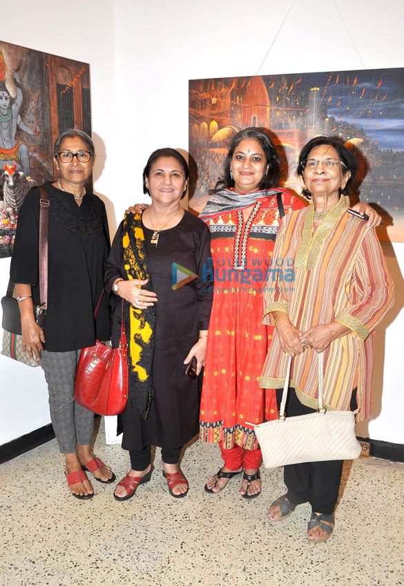 asha bhosle inaugurates paramesh pauls glory of the ganges exhibition 12