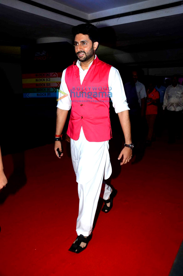 abhishek bachchan at pro kabaddi leagues semi finals 18