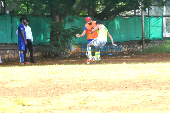 ranbir kapoor snapped at the football practice session 6