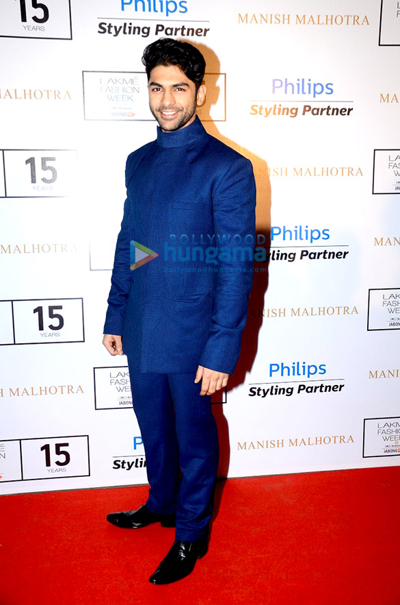 celebs at manish malhotras the gentlemens club collection show 25
