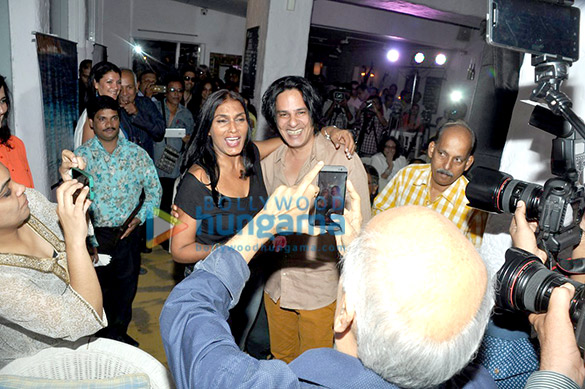 anu agarwal unveils her book with mahesh bhatt rahul roy 9