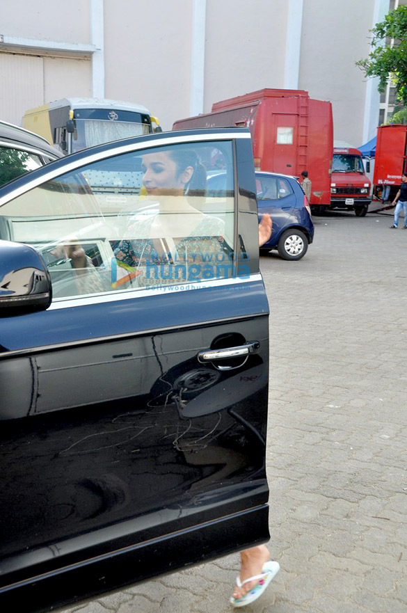 alia bhatt snapped post an ad shoot in bandra 6