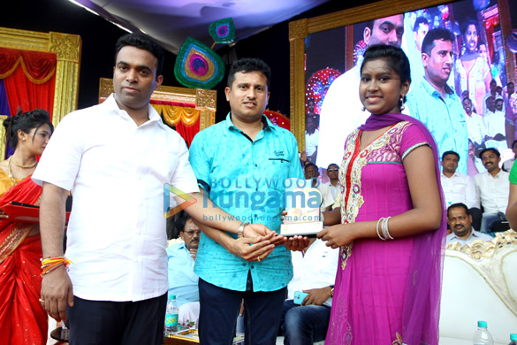 celebs grace mp kapil patils dahi handi celebration in bhiwandi 4