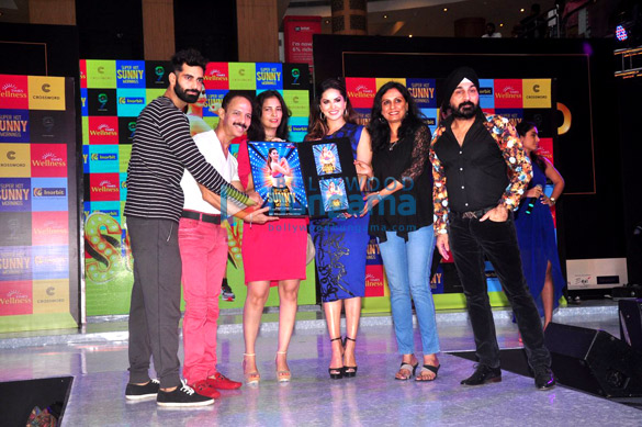 sunny leone unveils the super hot sunny mornings dvd 2