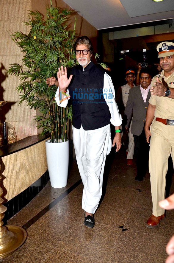 amitabh bachchan supports mumbai traffic polices road safety initiative 9