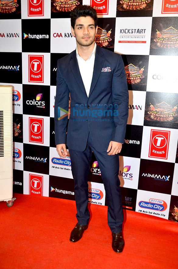 t series hosted musical concert suron ke rang color ke sang salaam shri gulshan kumar 46
