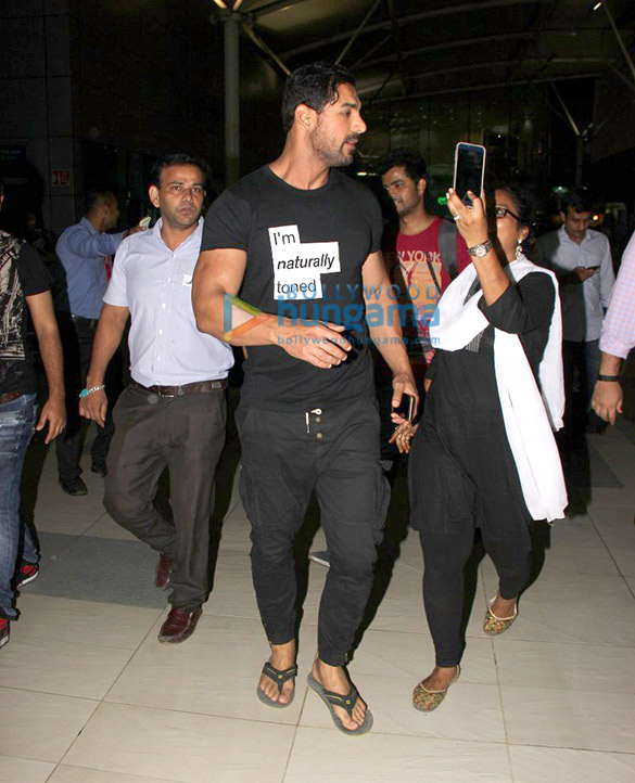 john abraham snapped at domestic airport 6