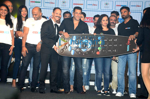 salman khan suniel shetty at tata skys health and fitness launch 3