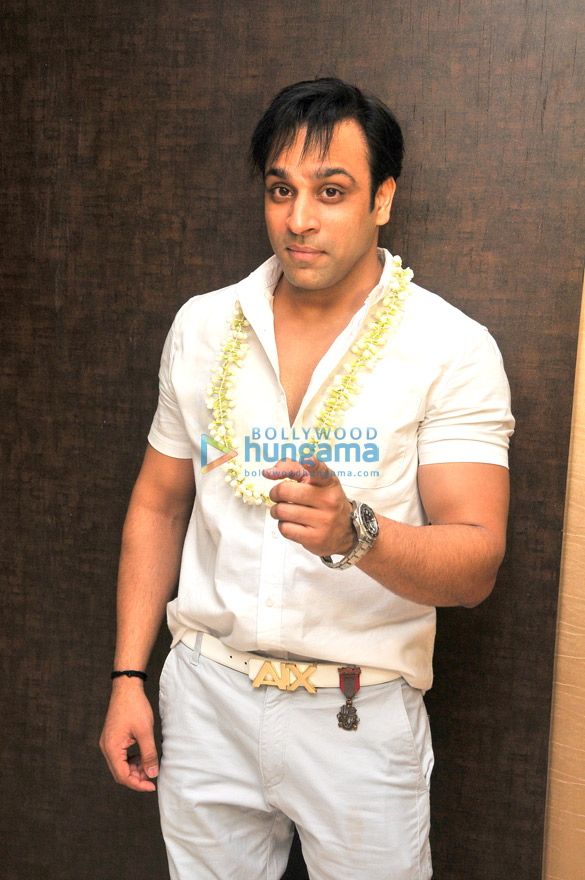 celebs grace liza maliks birthday bash 10