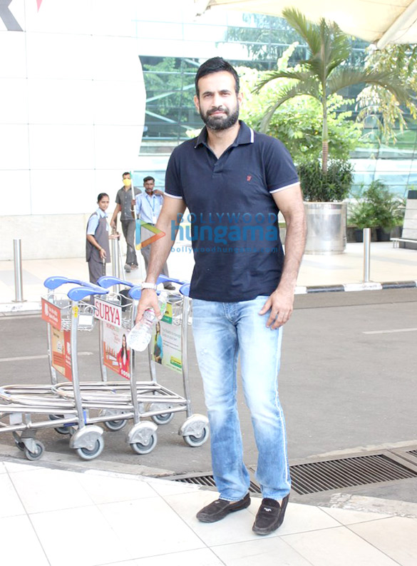 neha dhupia sonu nigam and others snapped at the domestic airport 4