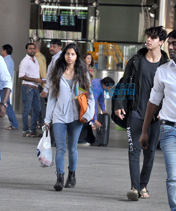 aryan khan suhana khan snapped on their way back from london 2