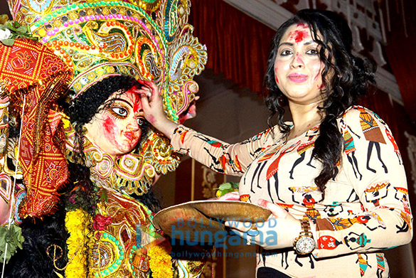misti mukherjee participates in sindur khela celebrations 2
