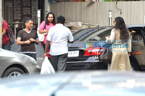 vidya balan snapped with sujoy ghosh post coffee meet 7