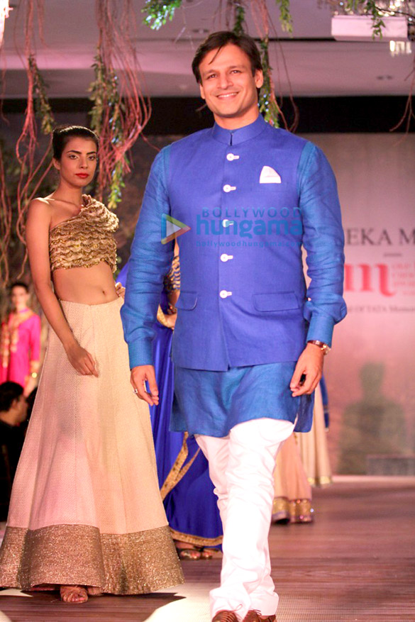 vivek oberoi walks the ramp for cancer patients aid association 9