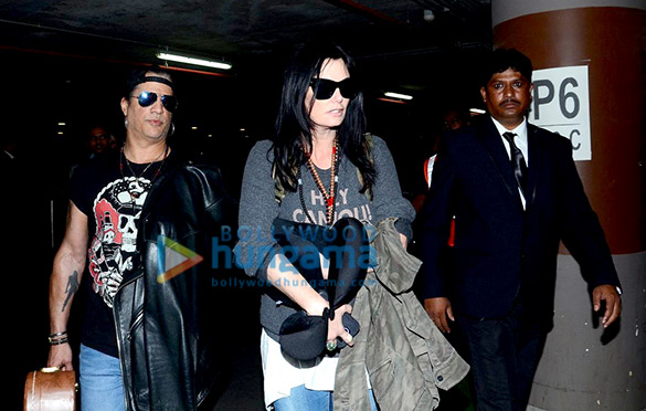 rock legend slash lands in mumbai 6