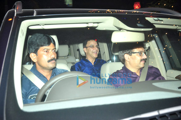 celebs grace amitabh bachchans diwali bash at jalsa 93