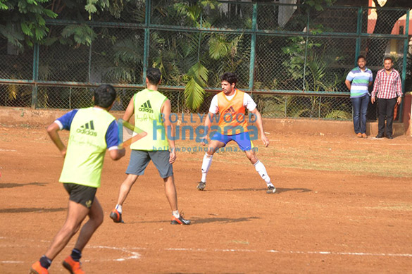 ranbir kapoor sidharth malhotra abhishek bachchan snapped playing football 3