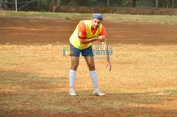 ranbir kapoor sidharth malhotra abhishek bachchan snapped playing football 6