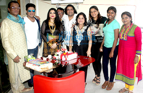 misti mukherjee celebrates her birthday with family friends 2
