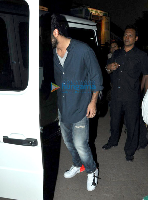 ranbir kapoor snapped post an ad shoot in mehboob studio 5