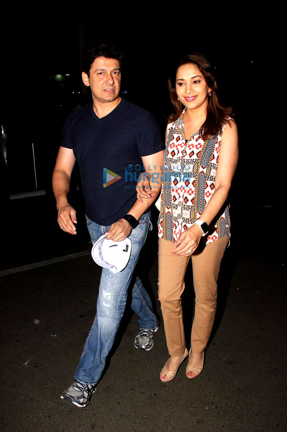 madhuri dixit parineeti chopra snapped at the domestic airport 2