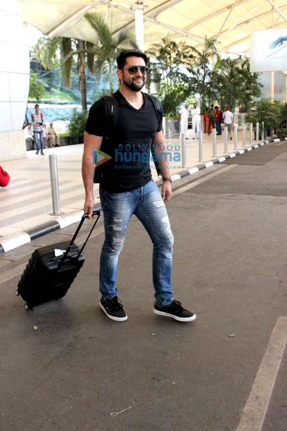 sridevi aftab shivdasani harshaali malhotra vijay mallya snapped at the domestic airport 8