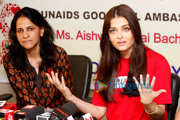 aishwarya rai bachchan with unaids create awareness on world aids day 2