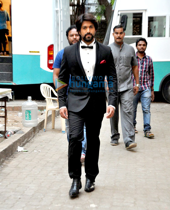 south superstar yash snapped at a photoshoot in mumbai 4