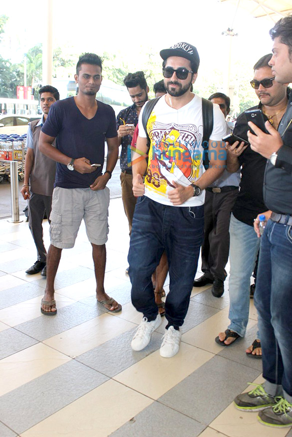 riteish deshmukh genelia dsouza abhishek bachchan anil kapoor ayushmann khurrana and others snapped at the domestic airport 5