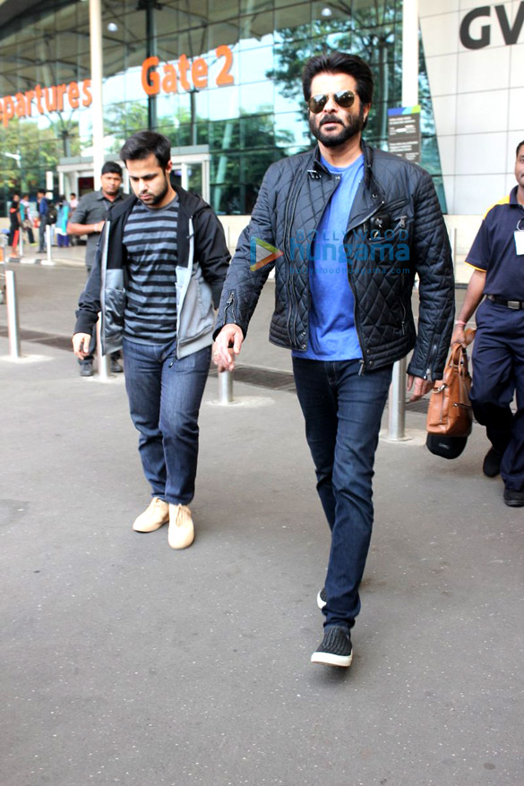 dharmendra anil kapoor snapped at the domestic airport 5