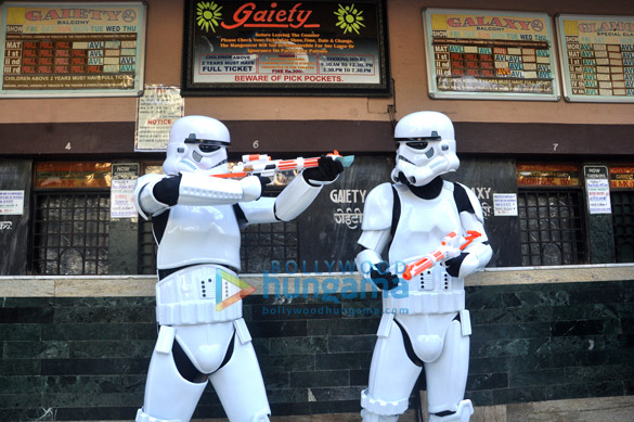 storm troopers visit gaiety galaxy theatre in mumbai to promote star wars the force awakens 5