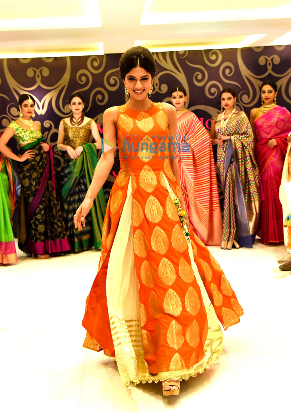 sapna pabbi karishma kotak zoya afroz grace the launch of jashn store fashion show in lucknow 16