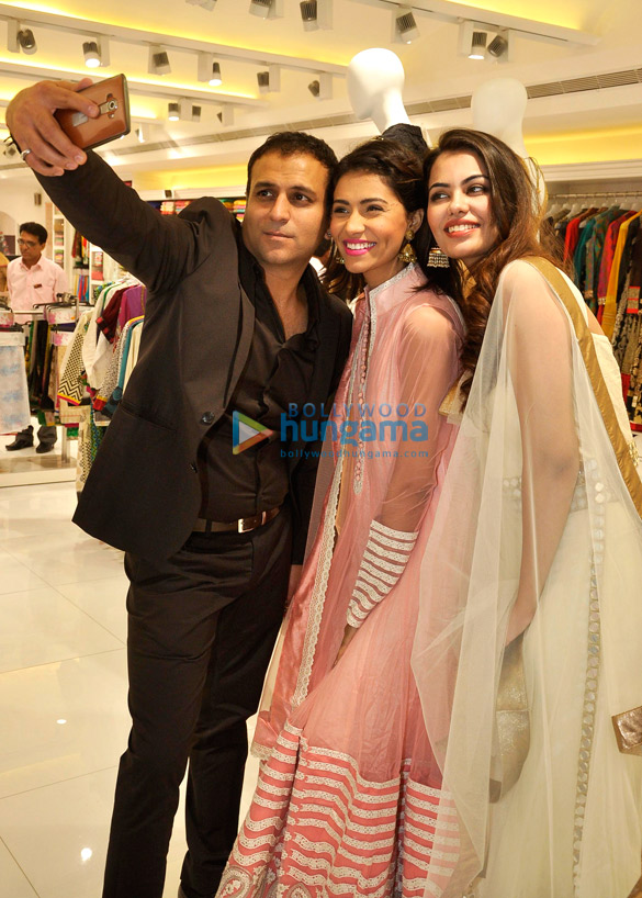 sapna pabbi karishma kotak zoya afroz grace the launch of jashn store fashion show in lucknow 40