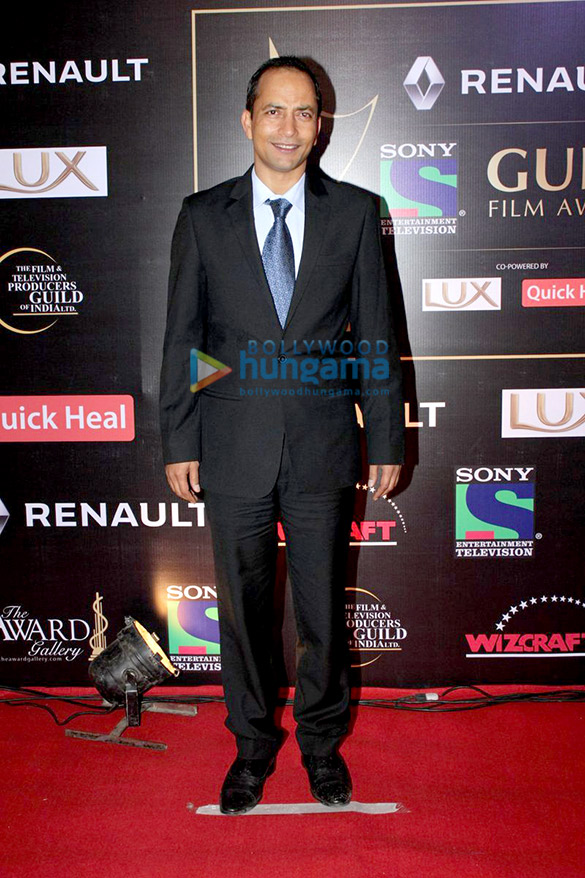 akshay kumar priyanka chopra anil kapoor grace renault sony guild awards 2016 36