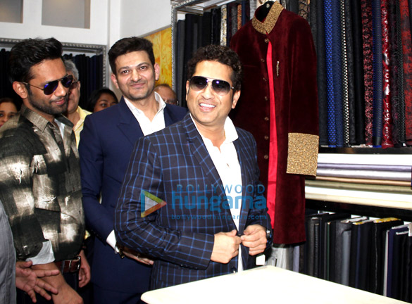 sachin tendulkar inaugurates designers umang shraddha mehtas store at santacruz 8