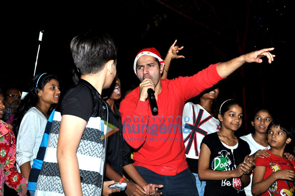 varun dhawan celebrates christmas with st catherines ngo kids 6