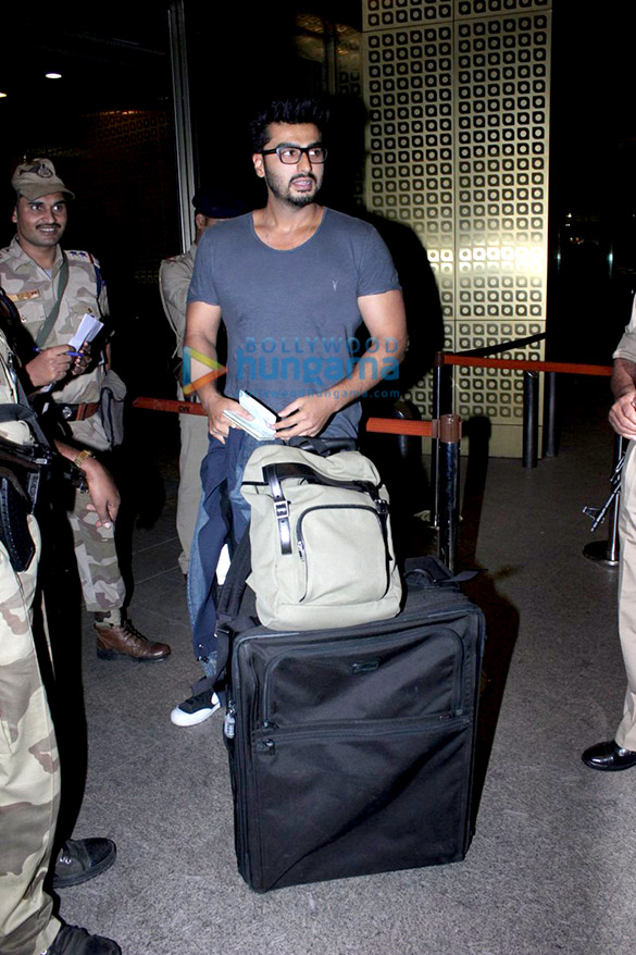 arjun kapoor takes off for his new year vacations 7