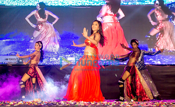 mannara performs at country clubs new year bash in bangalore 6