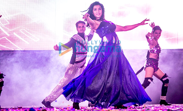 mannara performs at country clubs new year bash in bangalore 4