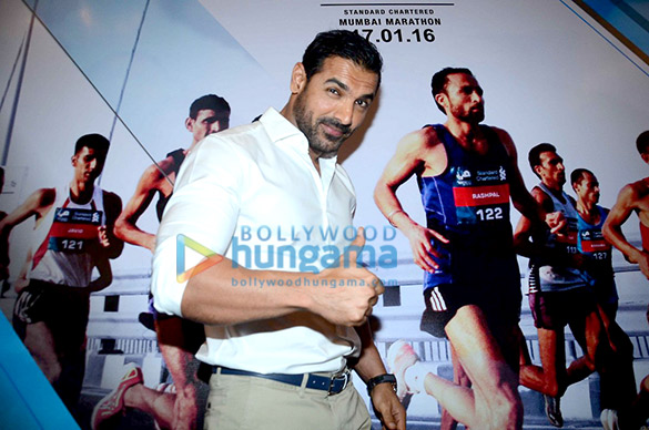 john abraham at the press conference of standard chartered mumbai marathon 2016 6