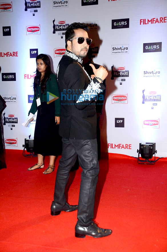 celebs grace the 61st britannia filmfare awards 64