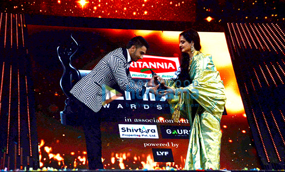 celebs grace the 61st britannia filmfare awards 107